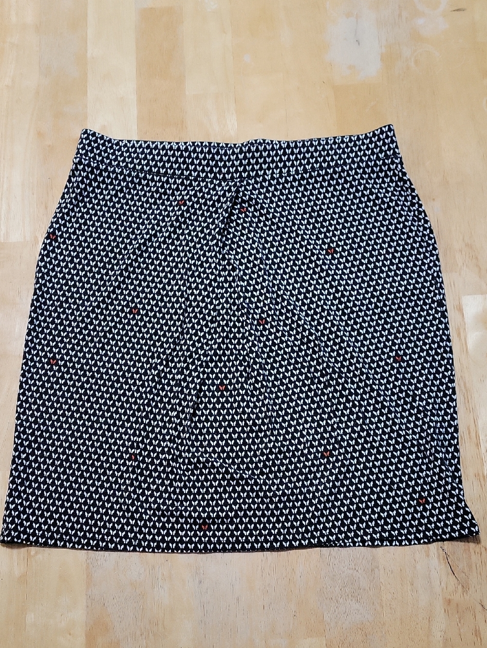 J. Jill Black and White Geometric Pencil Skirt with Red Accents